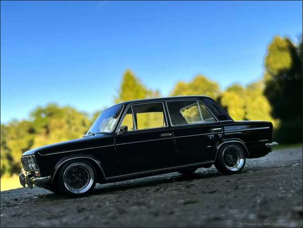 1:18 Lada 2103 / DDR Car - Braun Edition -